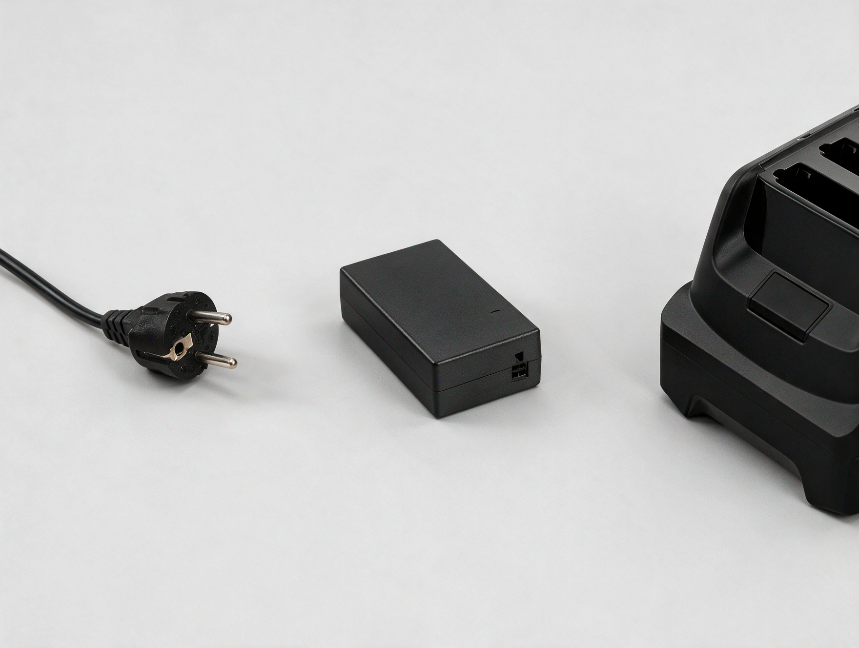 Cordon secteur, bloc d'alimentation et câble DC à commander avec le chargeur